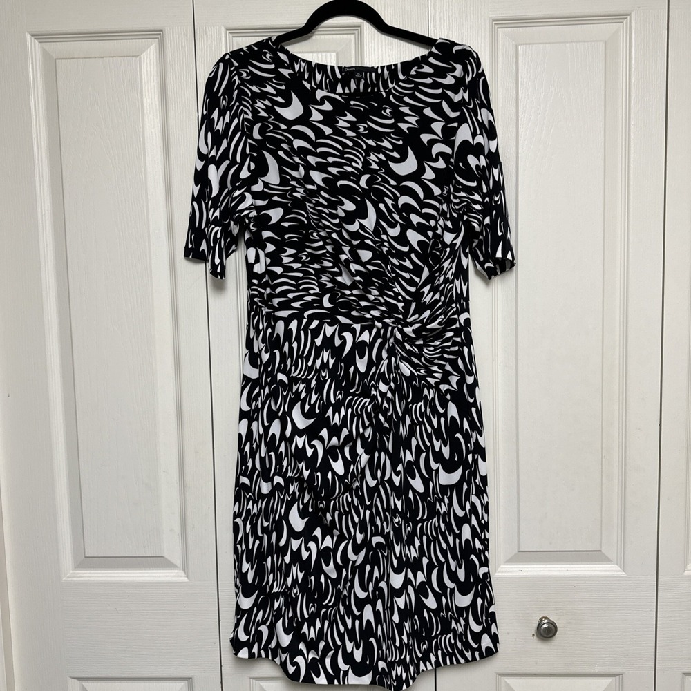 CHAUS Women's XL Ruched Black/White Dress Short Sleeve Stretch Lined EUC